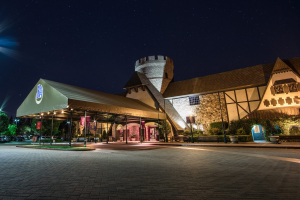 5 Reasons to Stay at Anaheim Majestic Garden Hotel in 2023