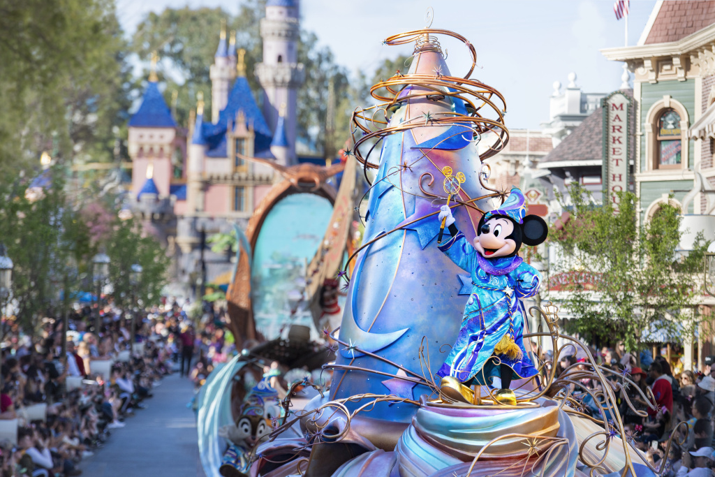 Best Time to Visit Disneyland® Resort in 2026