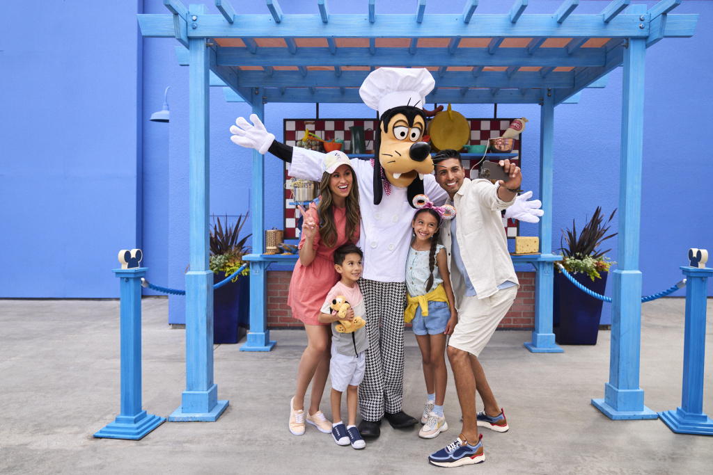 family with Goofy